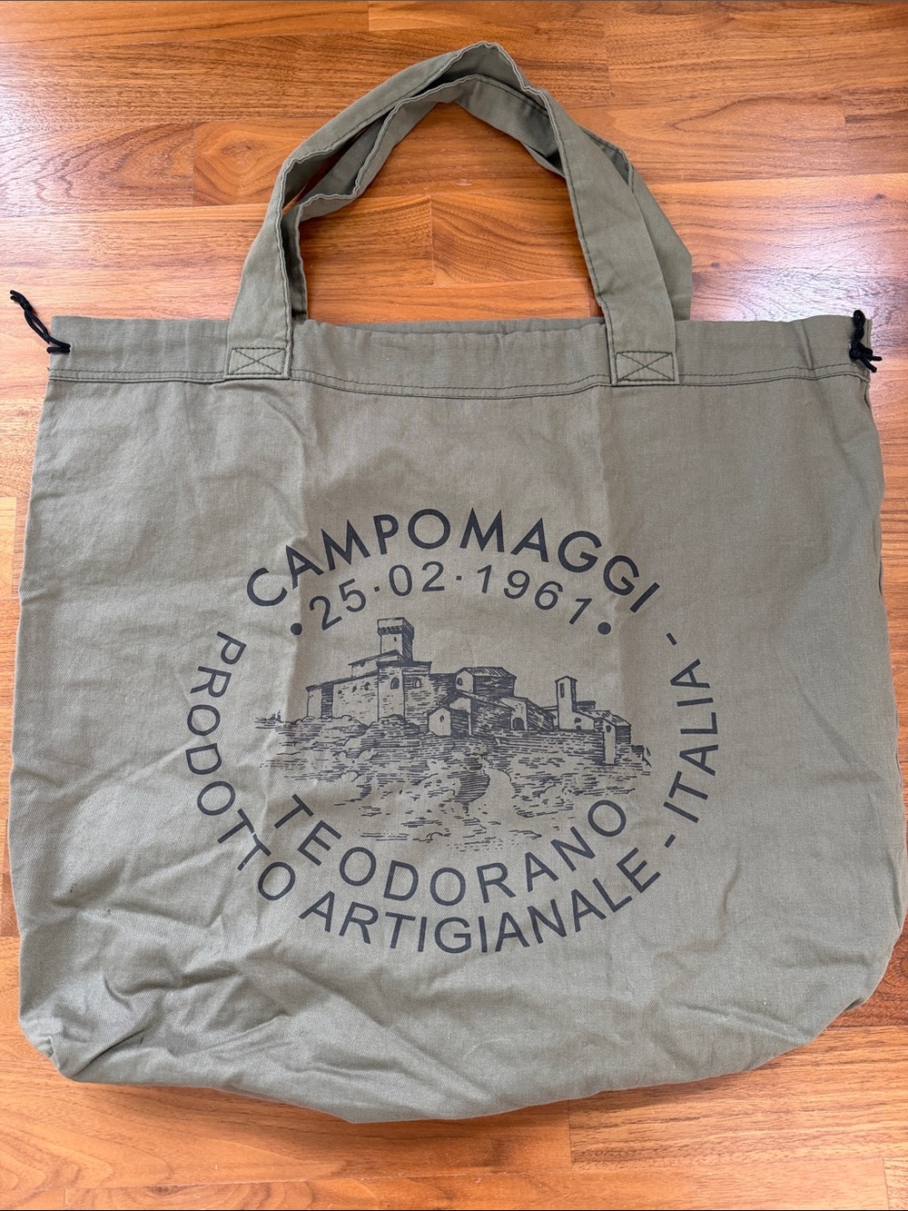 Campomaggi Olive Green Canvas Duster/Tote bag with Black Logo.  NWOT.